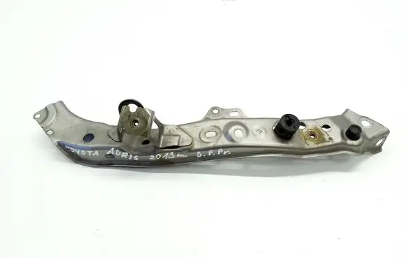Toyota Auris E180 Headlight/headlamp mounting bracket 