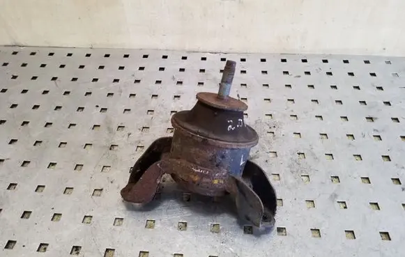 KIA Sportage Engine mount bracket