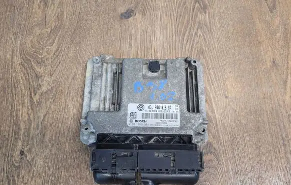 Volkswagen Golf VI Engine control unit/module 03L906018BP