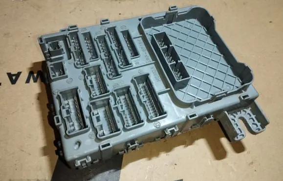 Honda FR-V Fuse module SJDG021