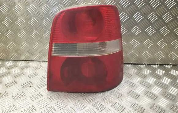 Volkswagen Touran I Rear/tail lights 158674