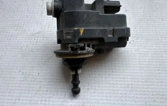 Toyota Auris 150 Headlight level adjustment motor 89050199