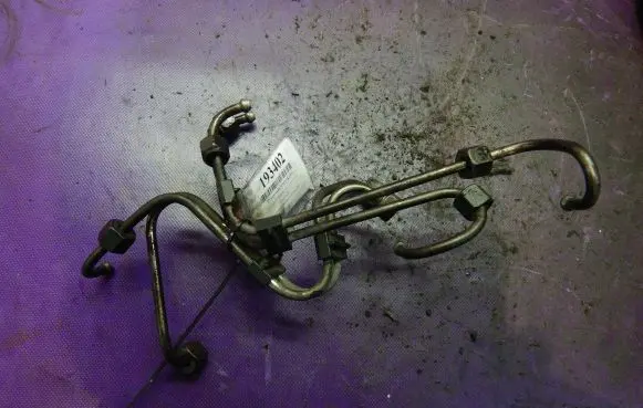 Renault Scenic I Fuel injector supply line/pipe 