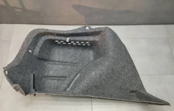Trunk/boot side trim panel