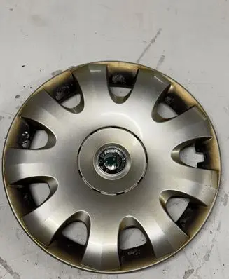Skoda Octavia Mk2 (1Z) R15 wheel hub/cap/trim 1Z0601147A SKT0071
