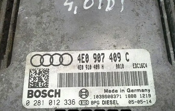 Audi A8 S8 D3 4E Engine control unit/module 4E0907409C