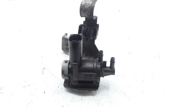 Volkswagen PASSAT B7 Valve vacuum 03L131051BH