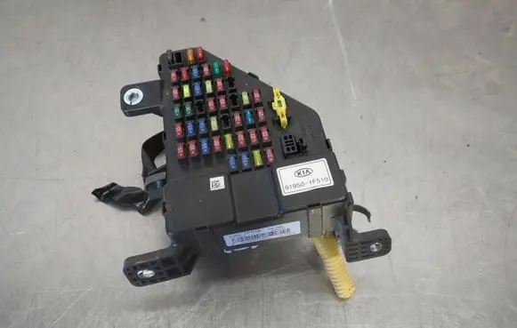 KIA Sportage Fuse box set 91950-1F510