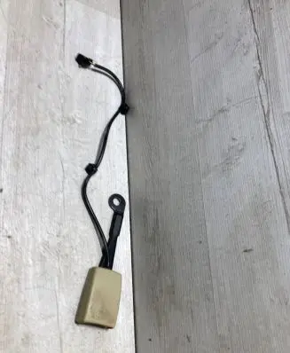 Audi A8 S8 D3 4E Front seatbelt buckle 4E0857759