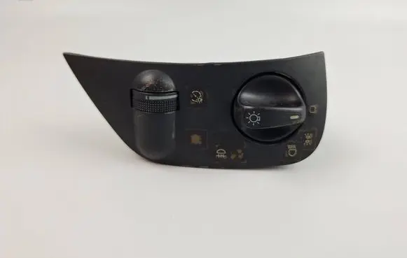 Volkswagen Polo Light switch 6N1941531H