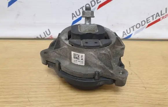 BMW 1 F20 F21 Engine mount bracket 6787657 22116787657