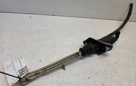 Volvo V70 Clutch master cylinder 30651400
