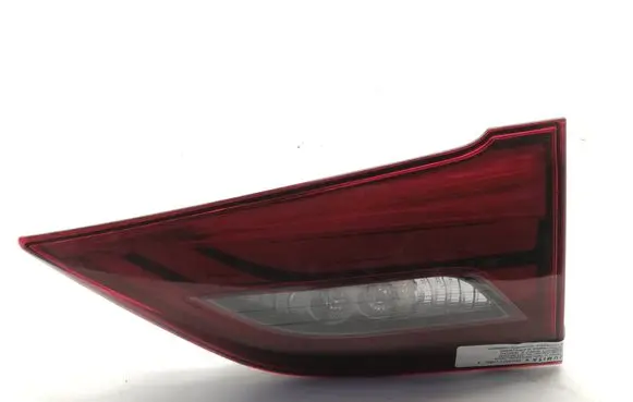 Toyota Avensis T270 Tailgate rear/tail lights