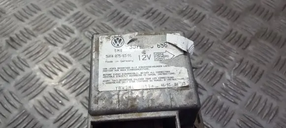 Volkswagen PASSAT B4 Airbag control unit/module 5wk4075 nennusttayta