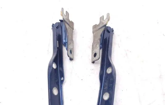 Volkswagen Polo V 6R Engine bonnet/hood hinges 6R0823302E 6R0823301E