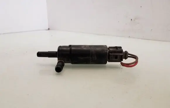 Audi A6 S6 C5 4B Windscreen/windshield washer pump 3B0955681A