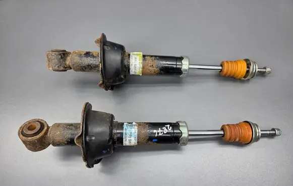 Honda CR-V Rear shock absorber/damper 52610SWYE610M1 SWYE6 52620SWYE610M1