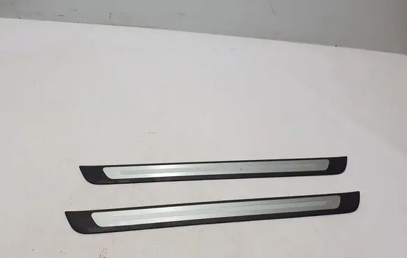 Front sill trim cover
