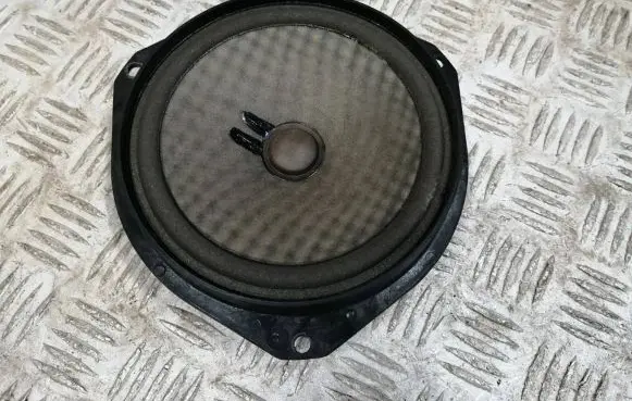 Fiat 500L Front door speaker