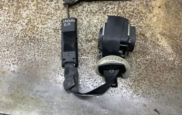 Renault Laguna III Front seatbelt 0406065