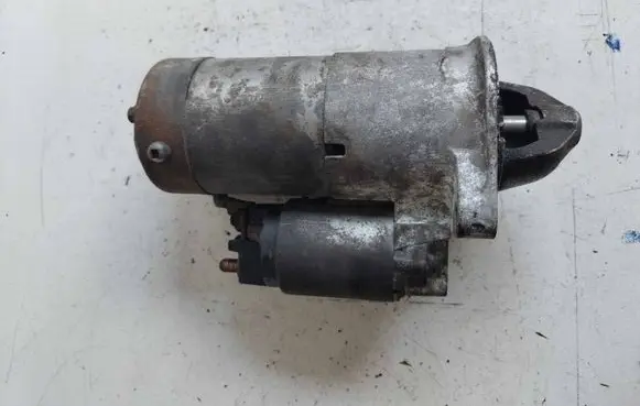 Opel Zafira B Starter motor 55353857