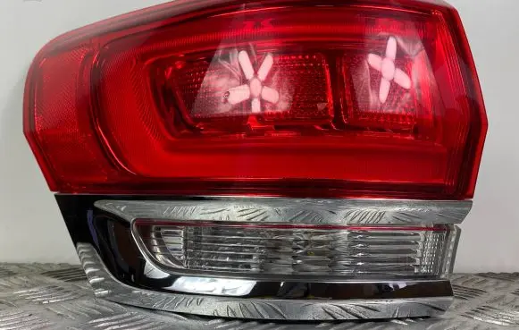 Jeep Grand Cherokee Rear/tail lights P68110017AE