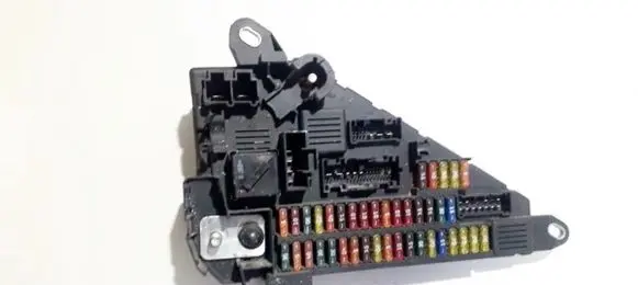 BMW 5 E60 E61 Fuse box set 690661901