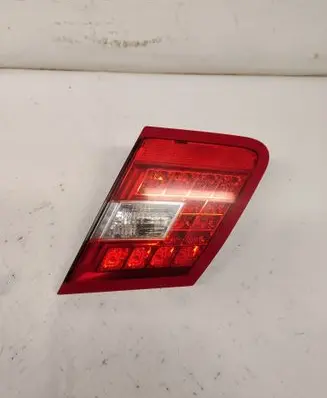 Tailgate rear/tail lights