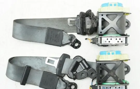 Audi TT TTS Mk2 Front seatbelt 8J8857705