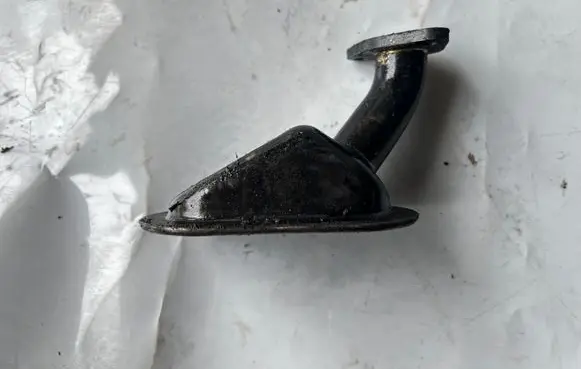 Toyota Land Cruiser (J120) Oil sump strainer pipe