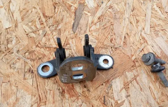 Fiat Freemont Front door upper hinge 256ABR 85574F