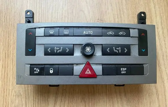 Peugeot 407 Climate control unit 96573322