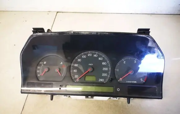 Volvo S70 V70 V70 XC Speedometer (instrument cluster) 9451530 9168144