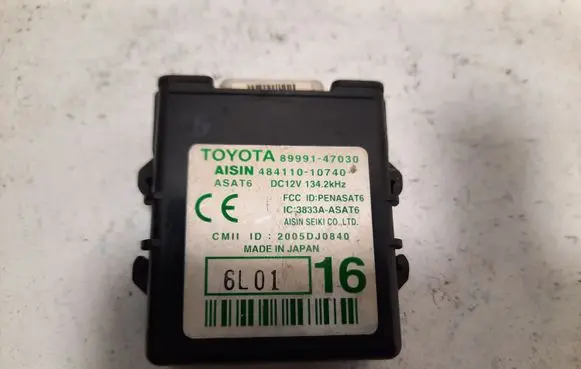 Toyota Prius (XW20) Door control unit/module 48411010740 8999147030