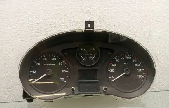Speedometer (instrument cluster)