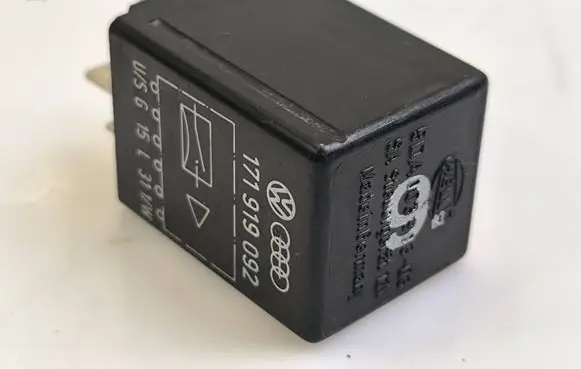 Audi 80 90 S2 B4 Other relay 171919092 5DA00339303