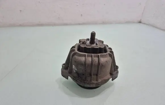 BMW X1 E84 Engine mount bracket 
