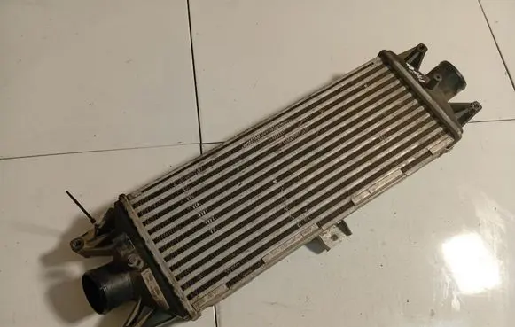 Iveco Daily 30.8 - 9 Intercooler radiator 