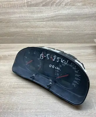 Volkswagen PASSAT B5 Speedometer (instrument cluster) 3B0920822A 110008961