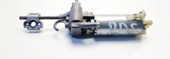 Mercedes-Benz S W220 Seat adjustment motor A2208205042 0130002581