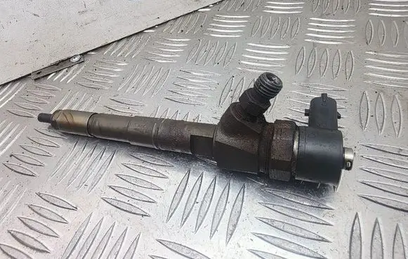 Fuel injector