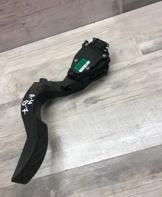 Audi A4 S4 B7 8E 8H Accelerator throttle pedal 8E2721523E
