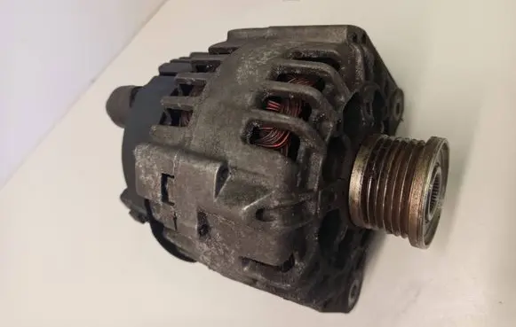 Volvo S40, V40 Generator/alternator 8200162474 2542653A