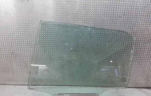 Toyota Auris 150 Rear door window glass