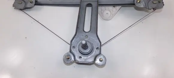 Dacia Logan I Rear door manual window regulator 