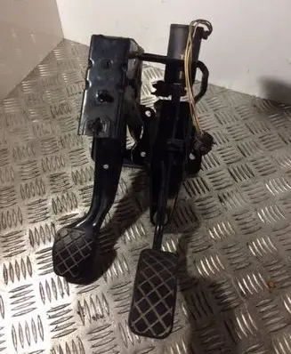 Volkswagen Golf IV Pedal assembly 1J1721130B 1J1721111C 1J721727D