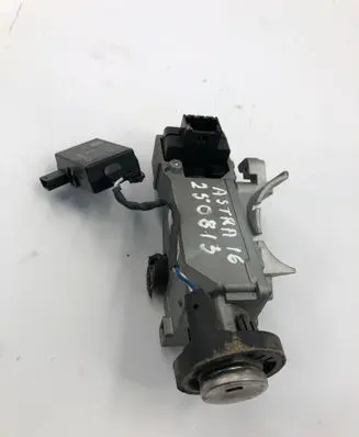 Opel Astra K Ignition lock 39033399