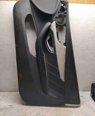 Mercedes-Benz C W205 Front door card panel trim 10006708