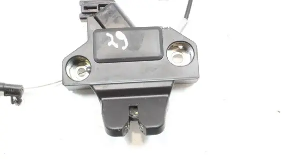 Toyota Avensis T270 Tailgate/trunk/boot lock/catch/latch