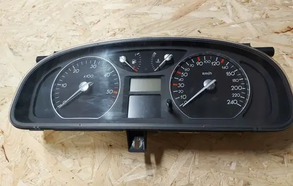 Renault Laguna II Speedometer (instrument cluster) 8200170314